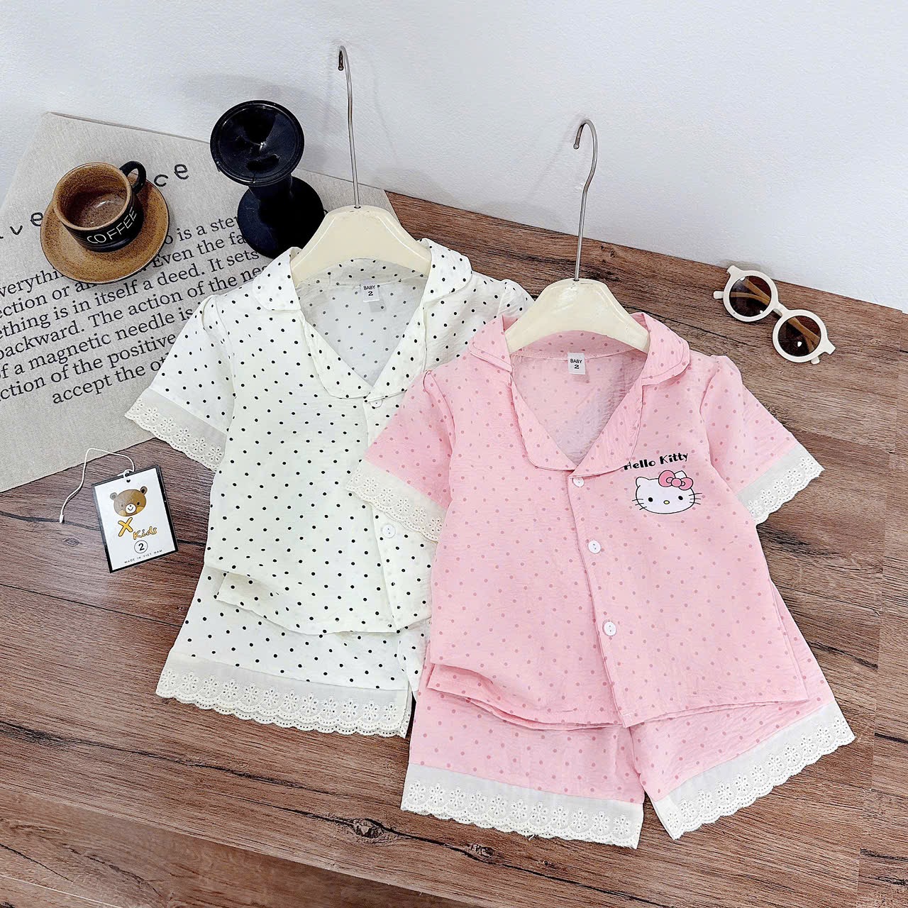 Pzm chấm bi kitty bé gái