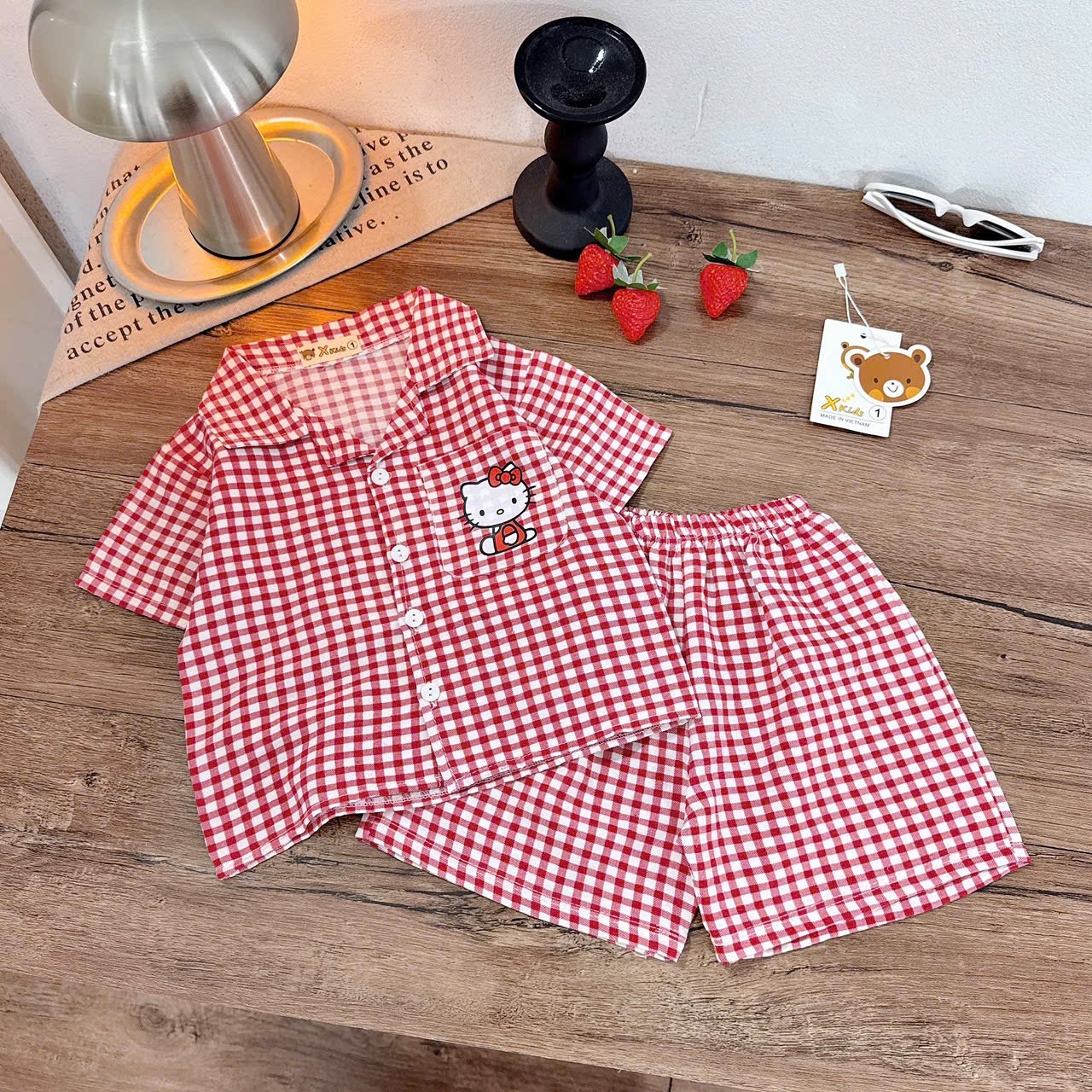 Pzma caro kitty hồng đỏ bé gái