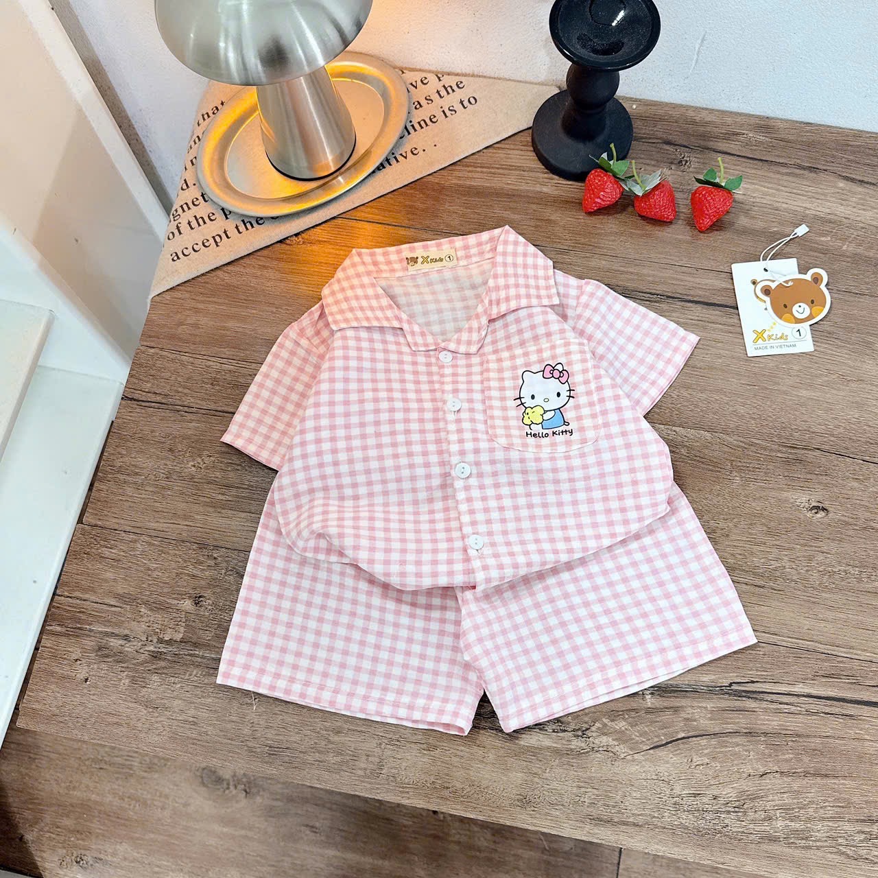 Pzma caro kitty hồng đỏ bé gái