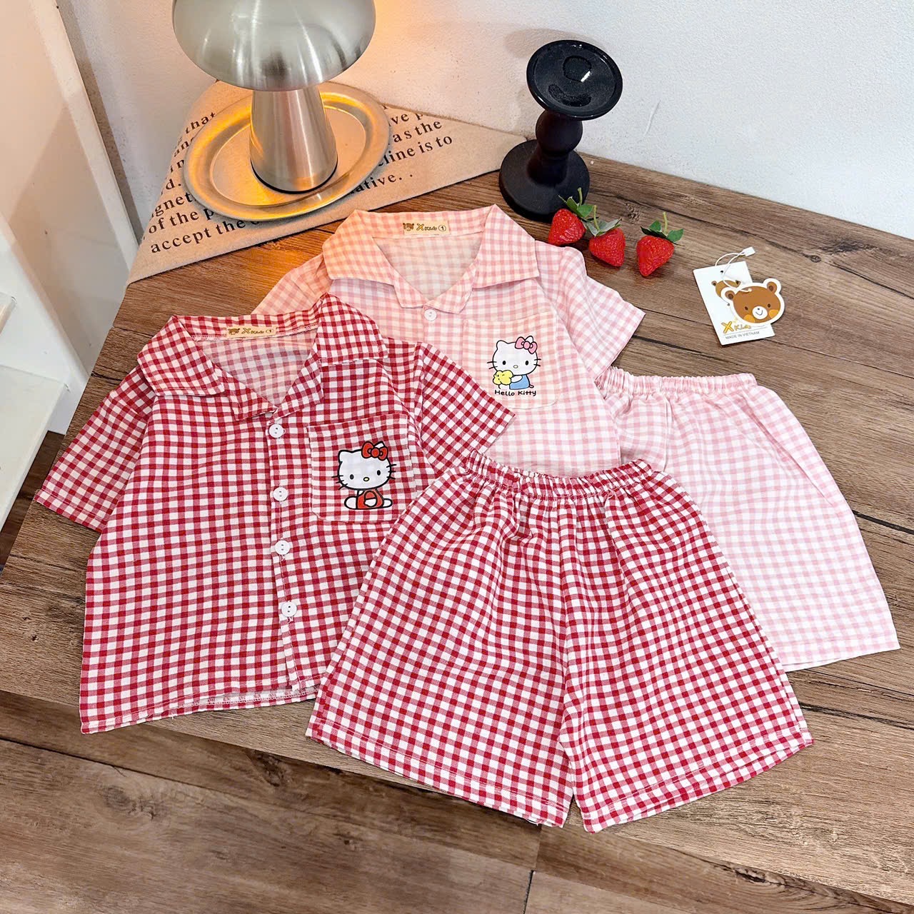 Pzma caro kitty hồng đỏ bé gái