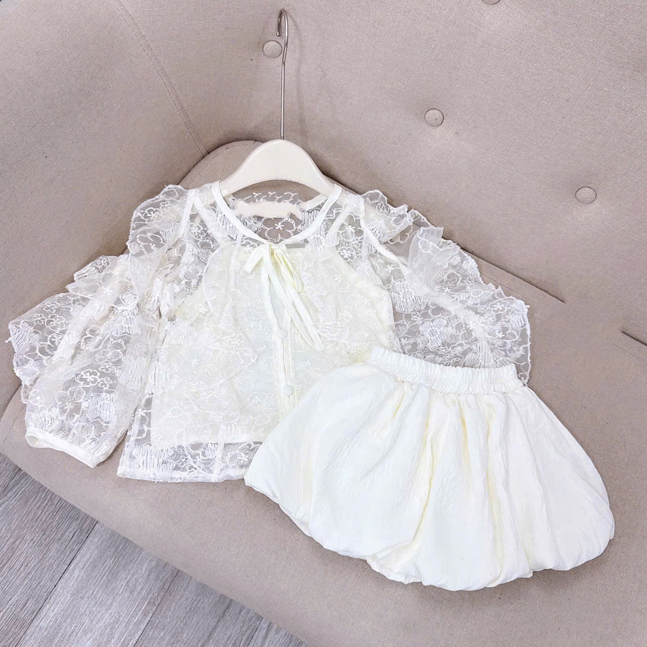 Sét 3 chi tiết ren quần bồng bé gái
