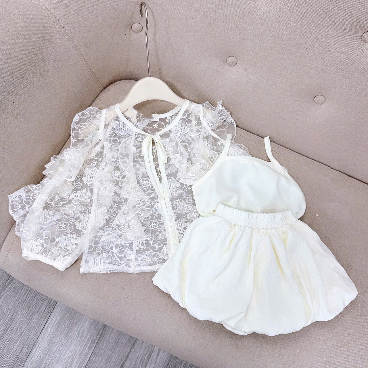 Sét 3 chi tiết ren quần bồng bé gái