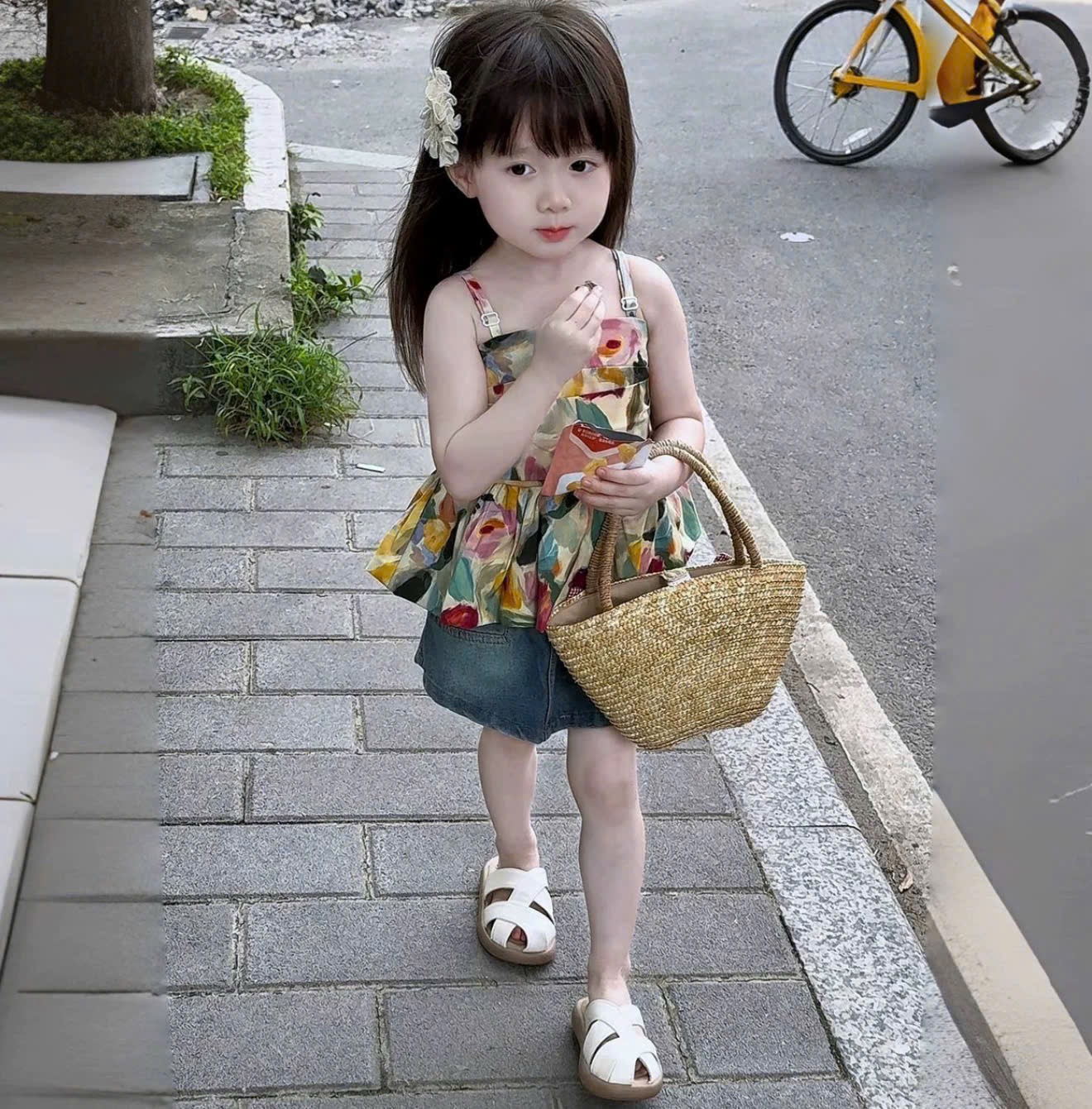 Sét áo 2 dây hoa cv bò bé gái