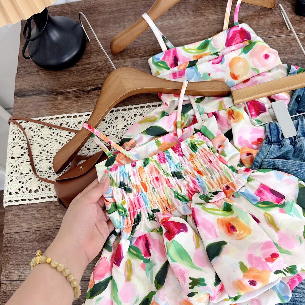 Sét áo 2 dây hoa cv bò bé gái