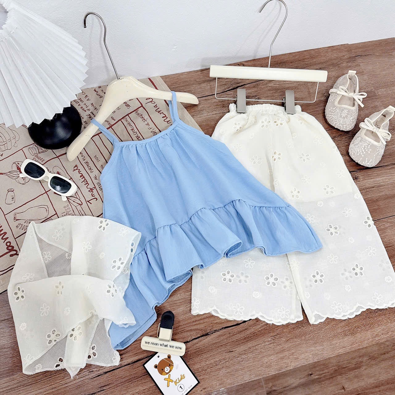 Sét áo 2 dây xanh dương kèm quần xuông bé gái