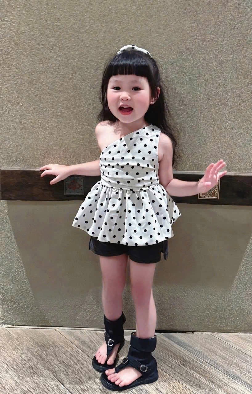Sét áo bi quần soocj jean đen bé gai