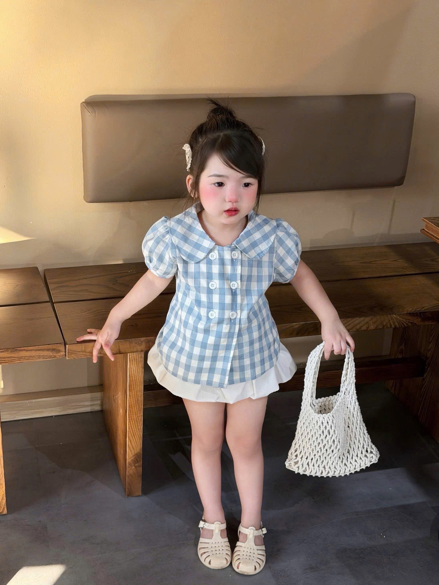 Sét áo caro xanh cv trắng bé gái