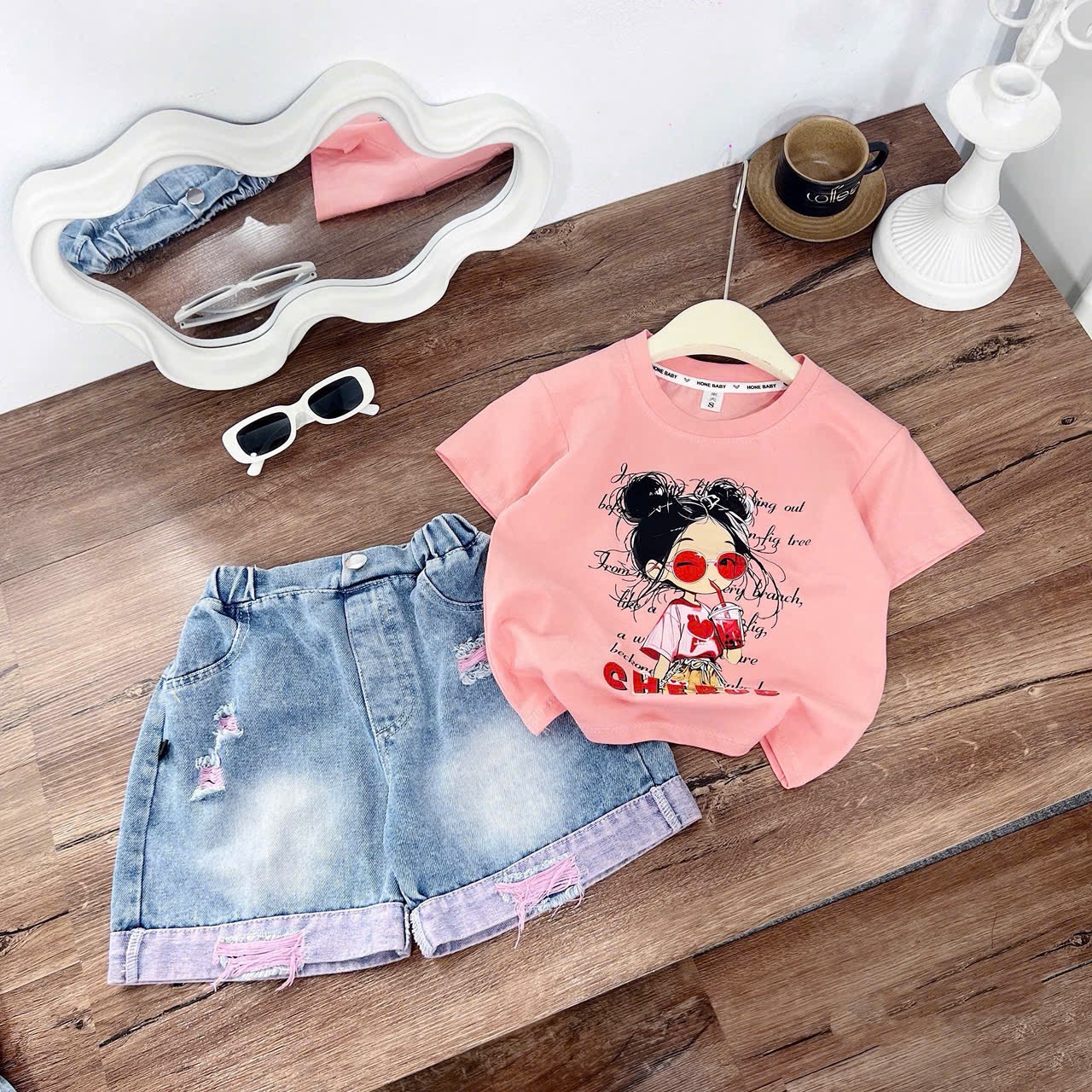 Sét áo cô bé tóc túm quần sooc bò bé gái