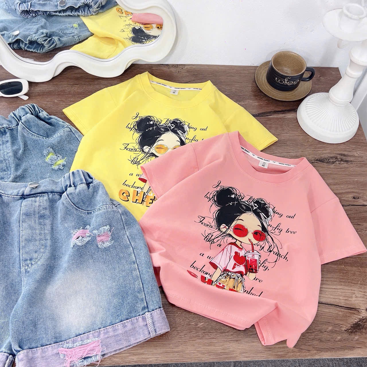 Sét áo cô bé tóc túm quần sooc bò bé gái