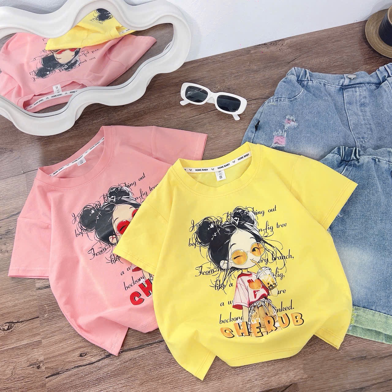 Sét áo cô bé tóc túm quần sooc bò bé gái