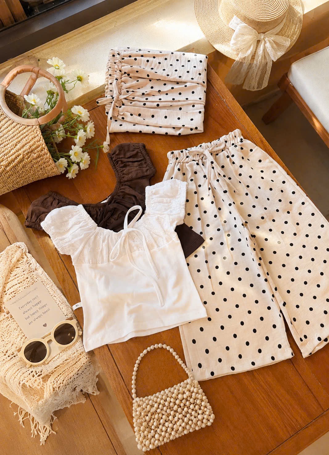 Sét áo cotton phối ren quần xuông bi tm bé gái