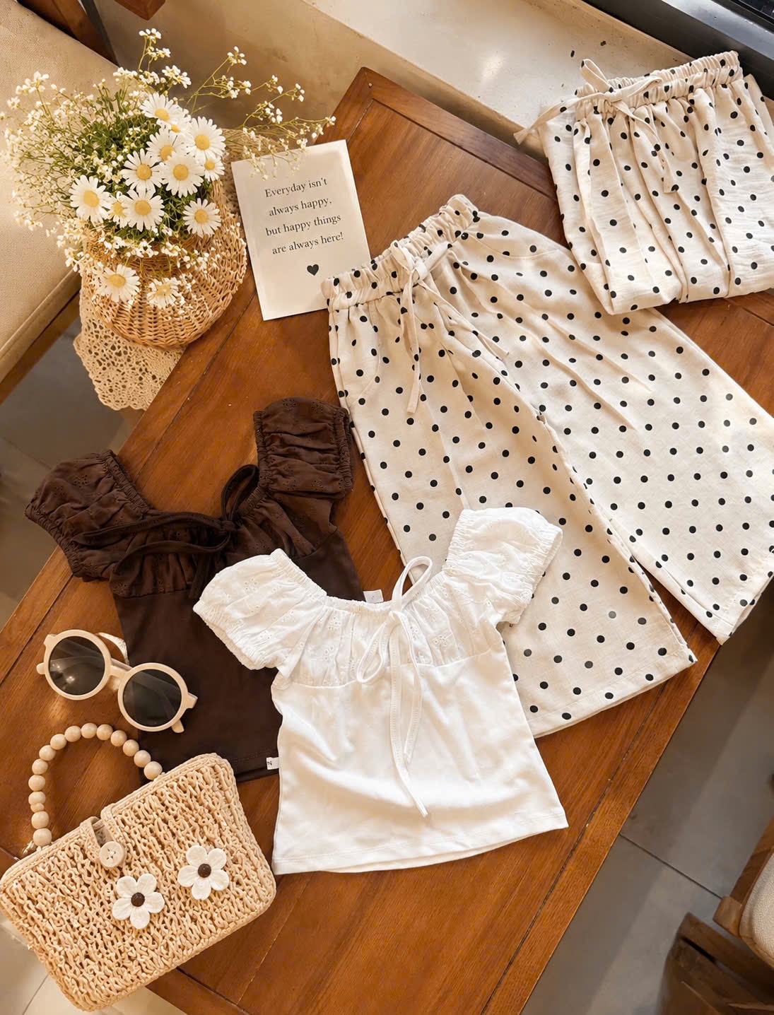 Sét áo cotton phối ren quần xuông bi tm bé gái