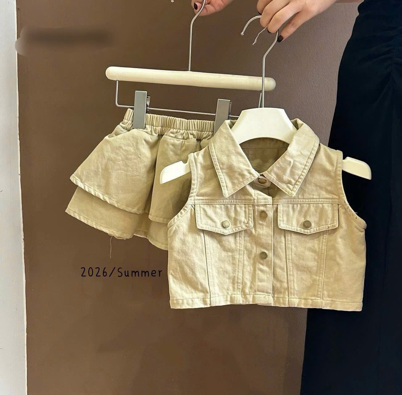 Sét áo croptop kaki cv tầng bé gái