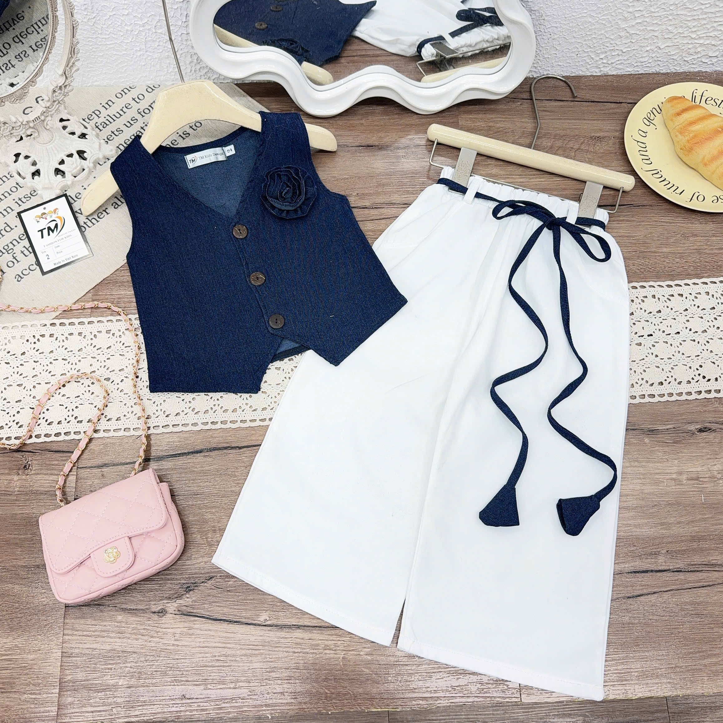 Sét áo gile quần xuông trắng bé gái*****