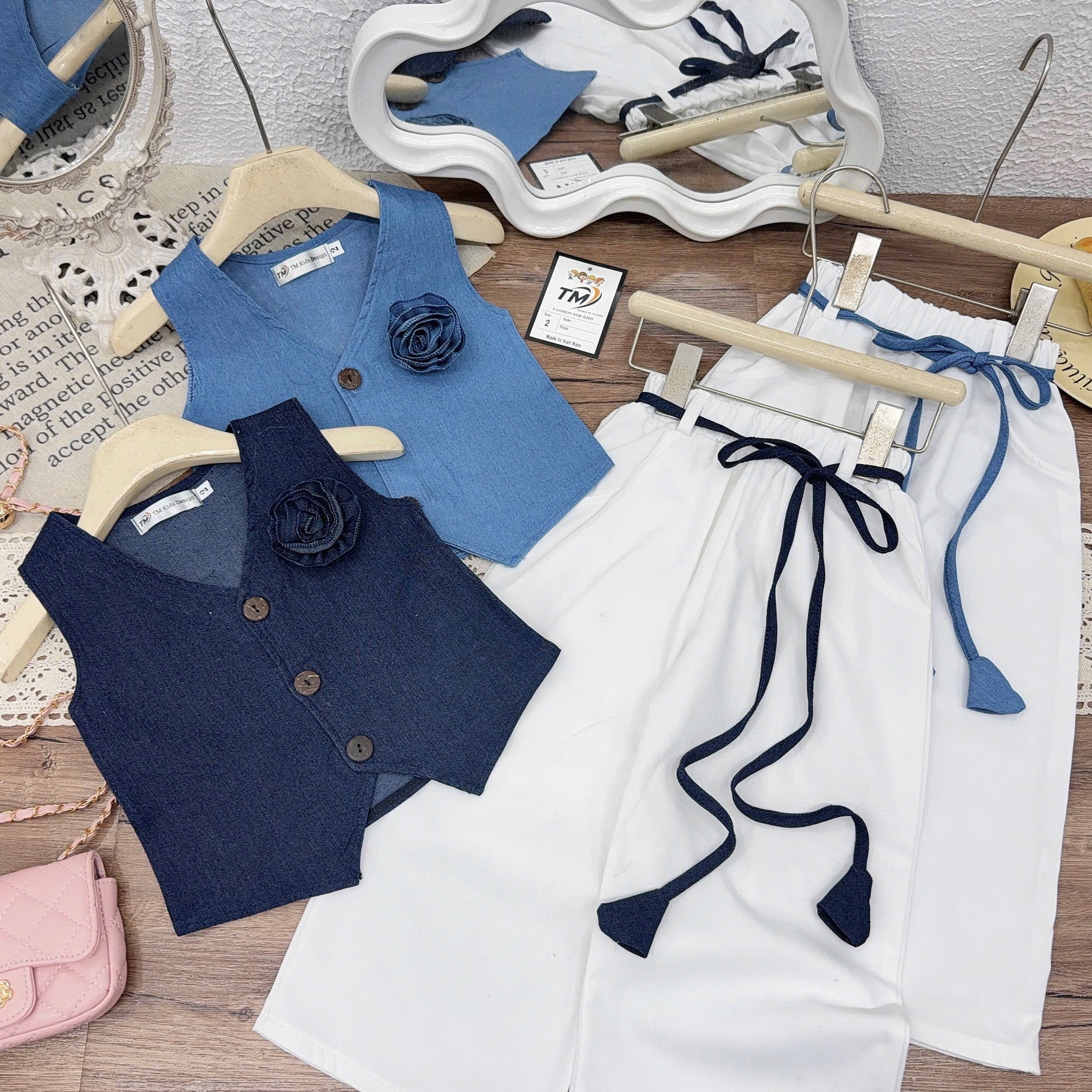 Sét áo gile quần xuông trắng bé gái*****