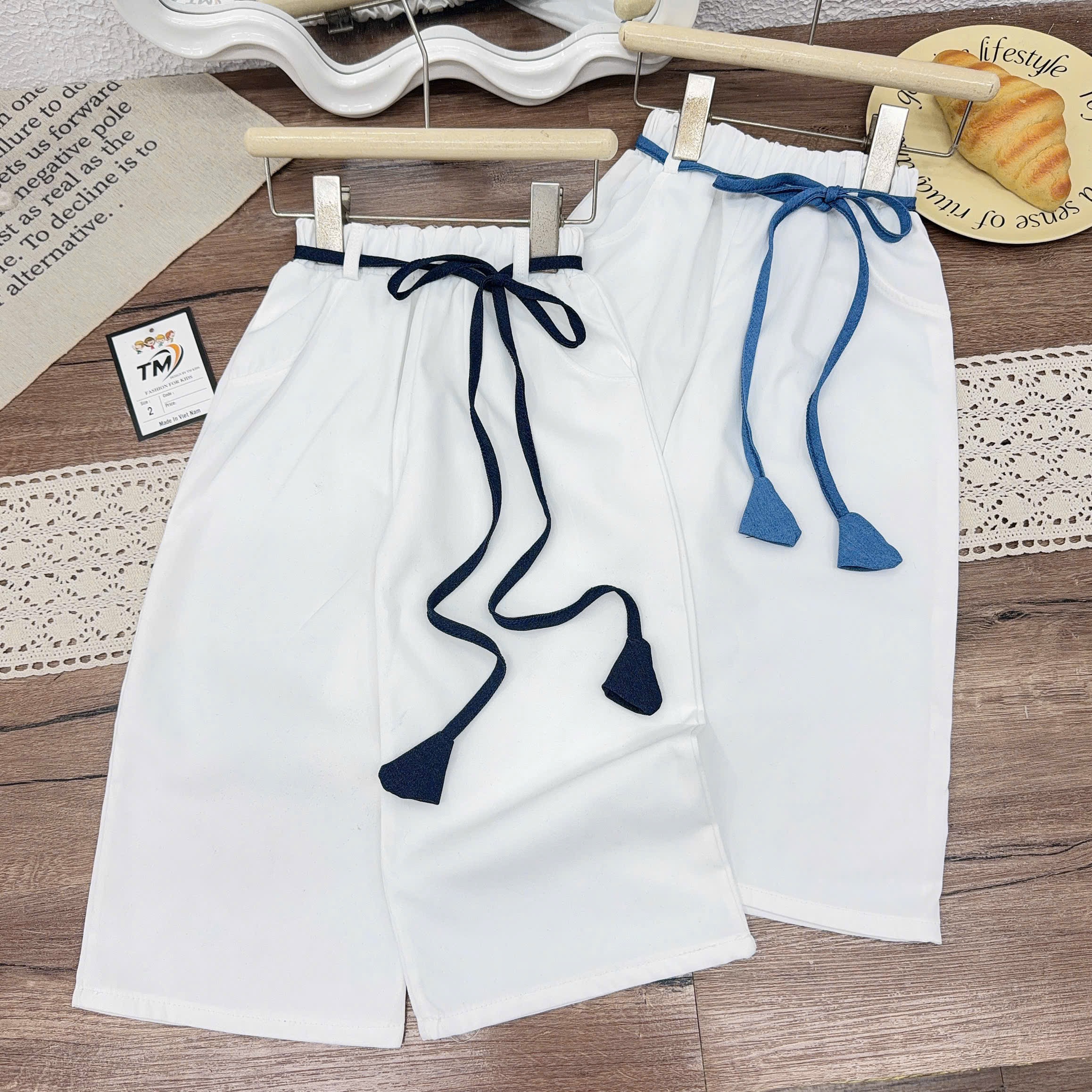 Sét áo gile quần xuông trắng bé gái*****