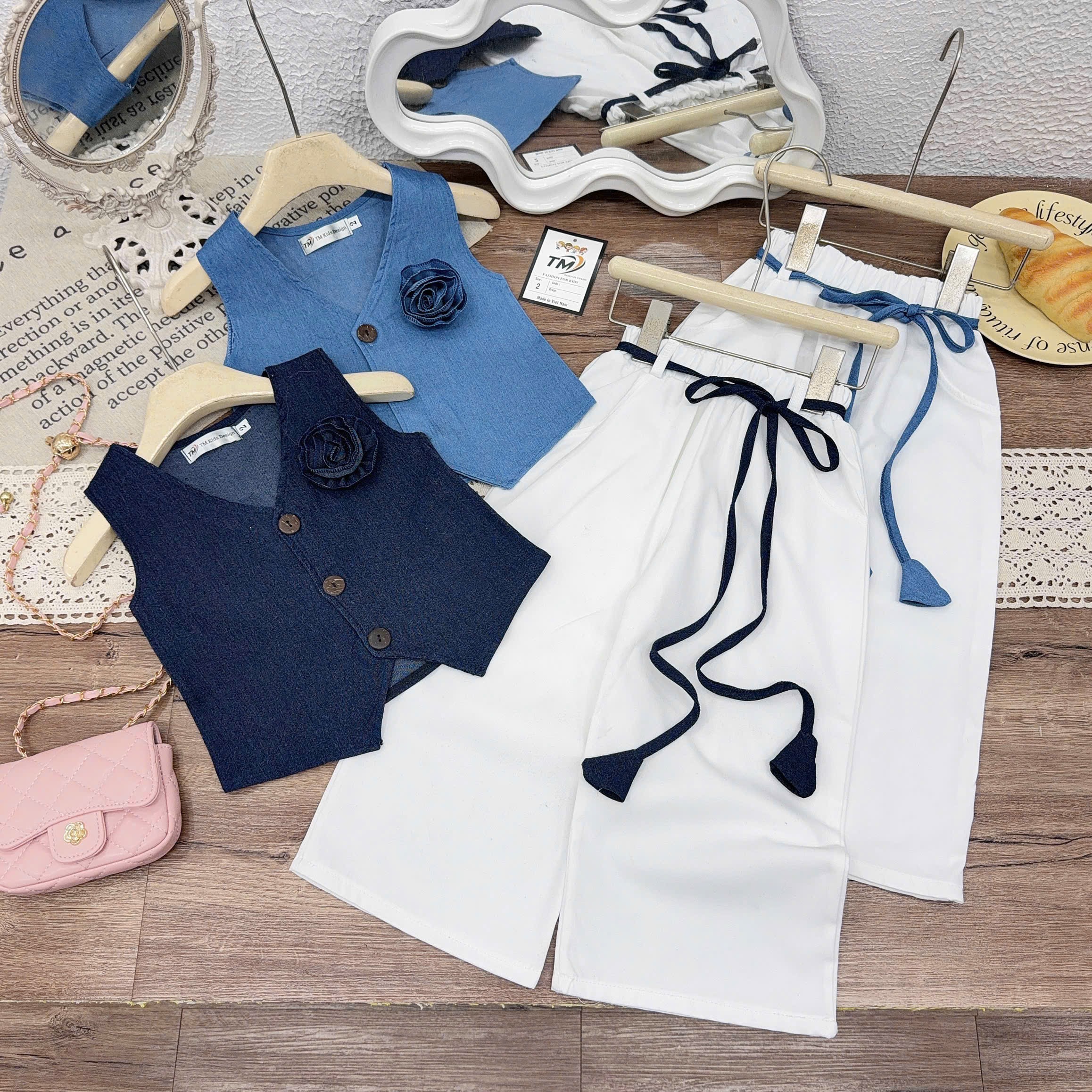 Sét áo gile quần xuông trắng bé gái*****