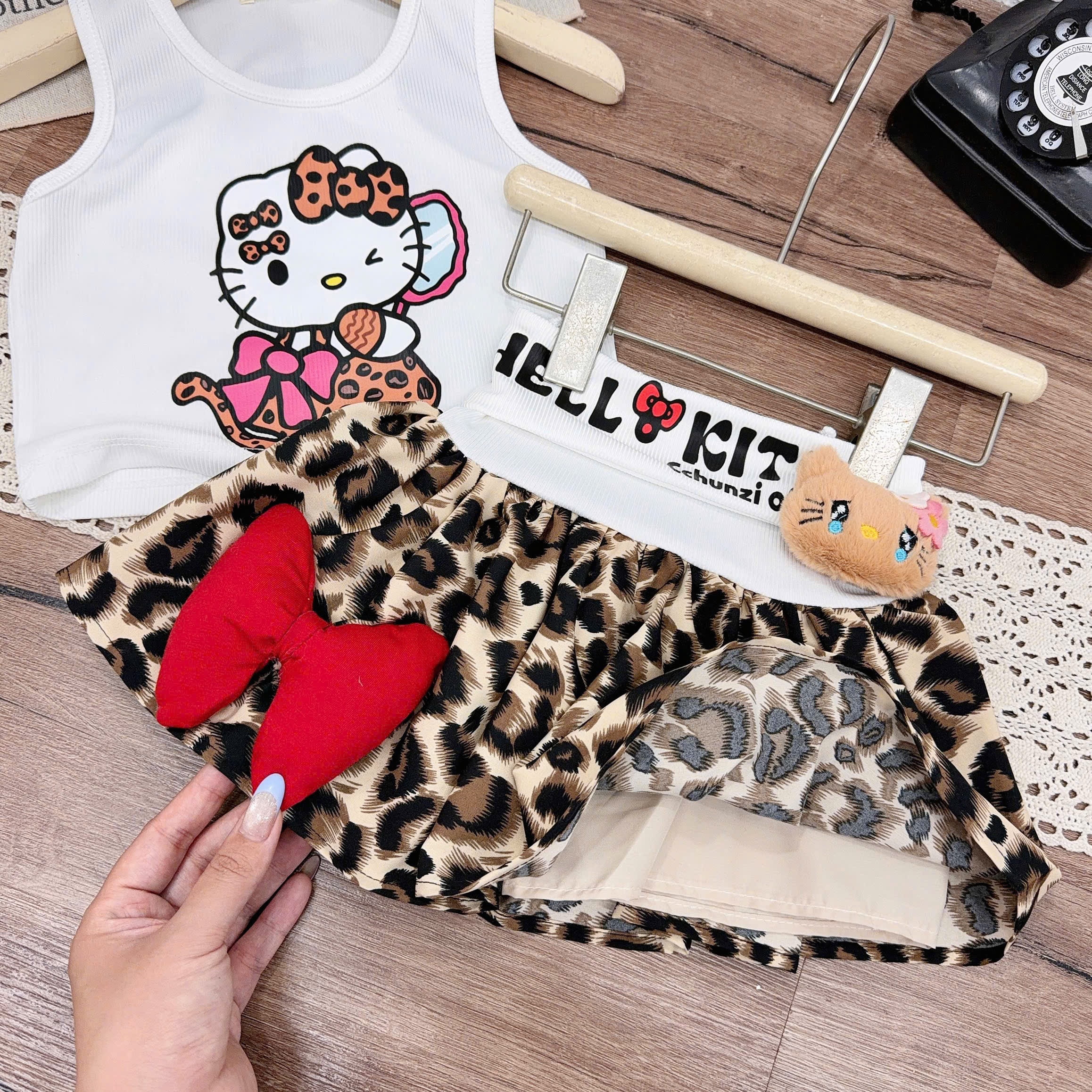 Sét áo kitty cv beo bé gái