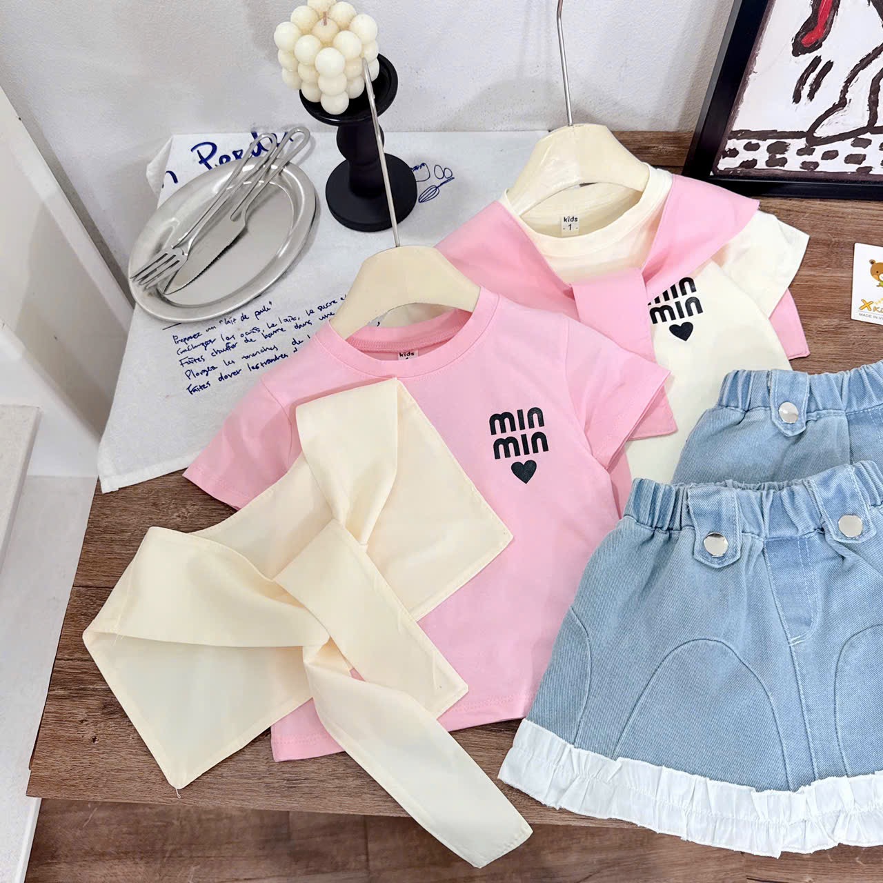 Sét áo miu kèm khăn xk + cv bò bé gái