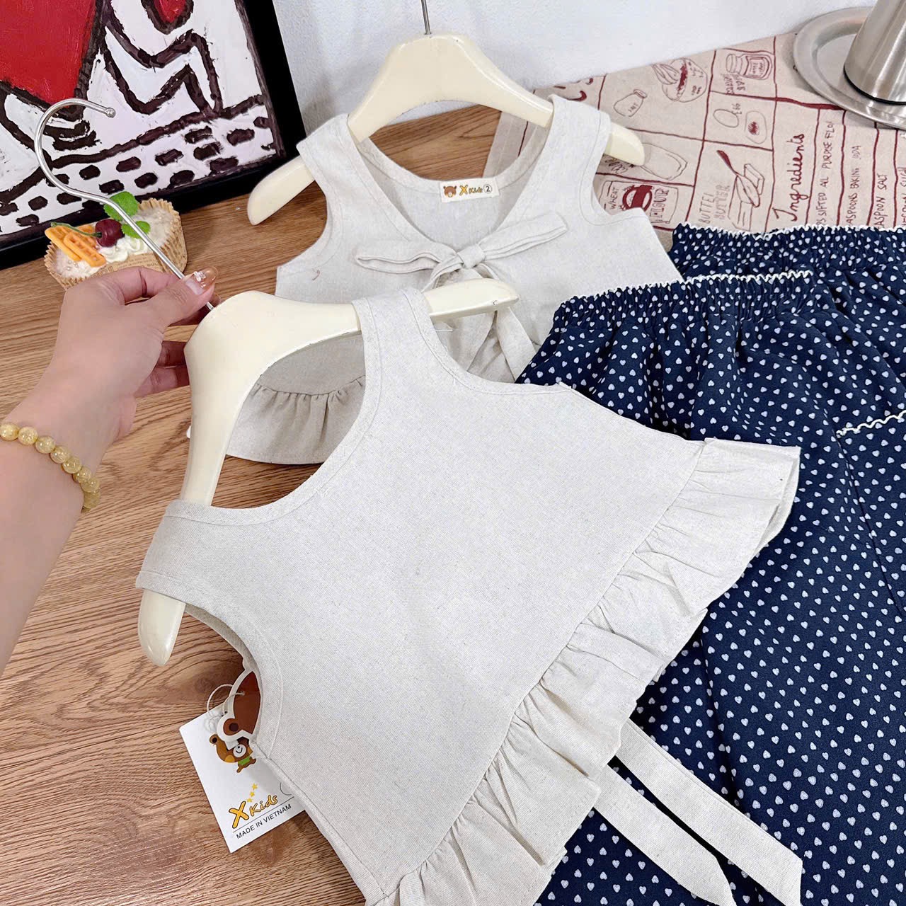 Sét áo nơ sau quần tim xanh bé gái