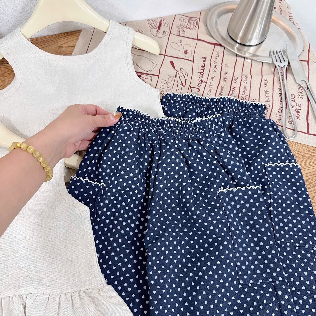 Sét áo nơ sau quần tim xanh bé gái