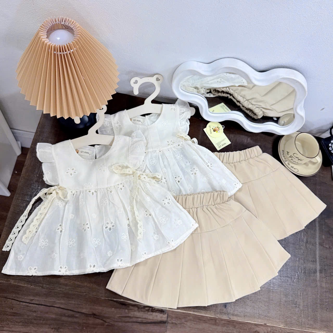 Sét áo ren babydoll cv xếp ly qt bé gái
