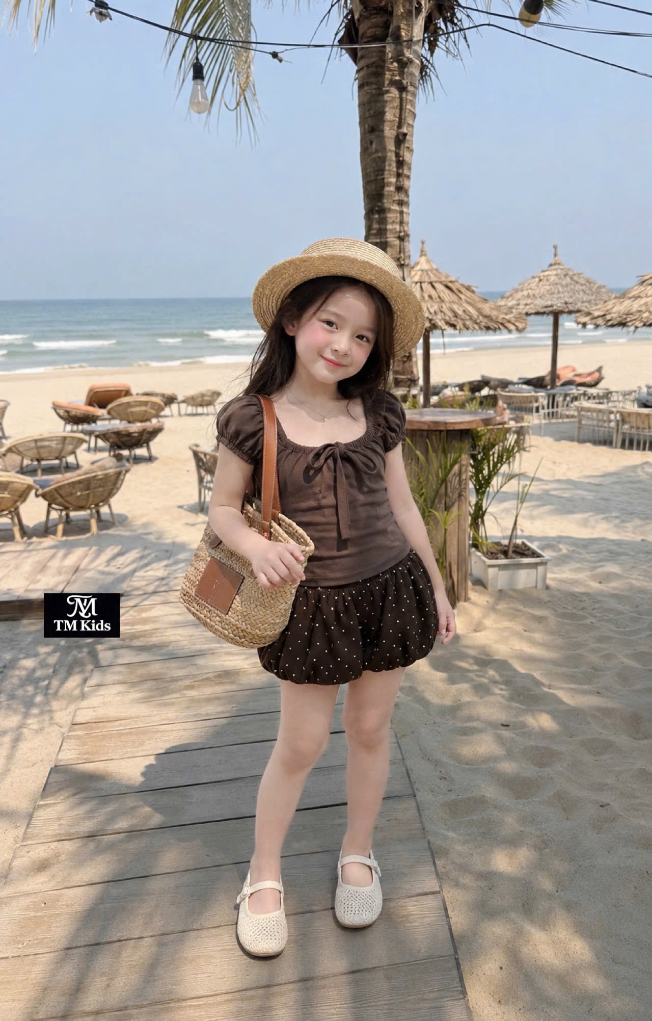 Sét áo ren phôia cotton quần bồng bi bé gái