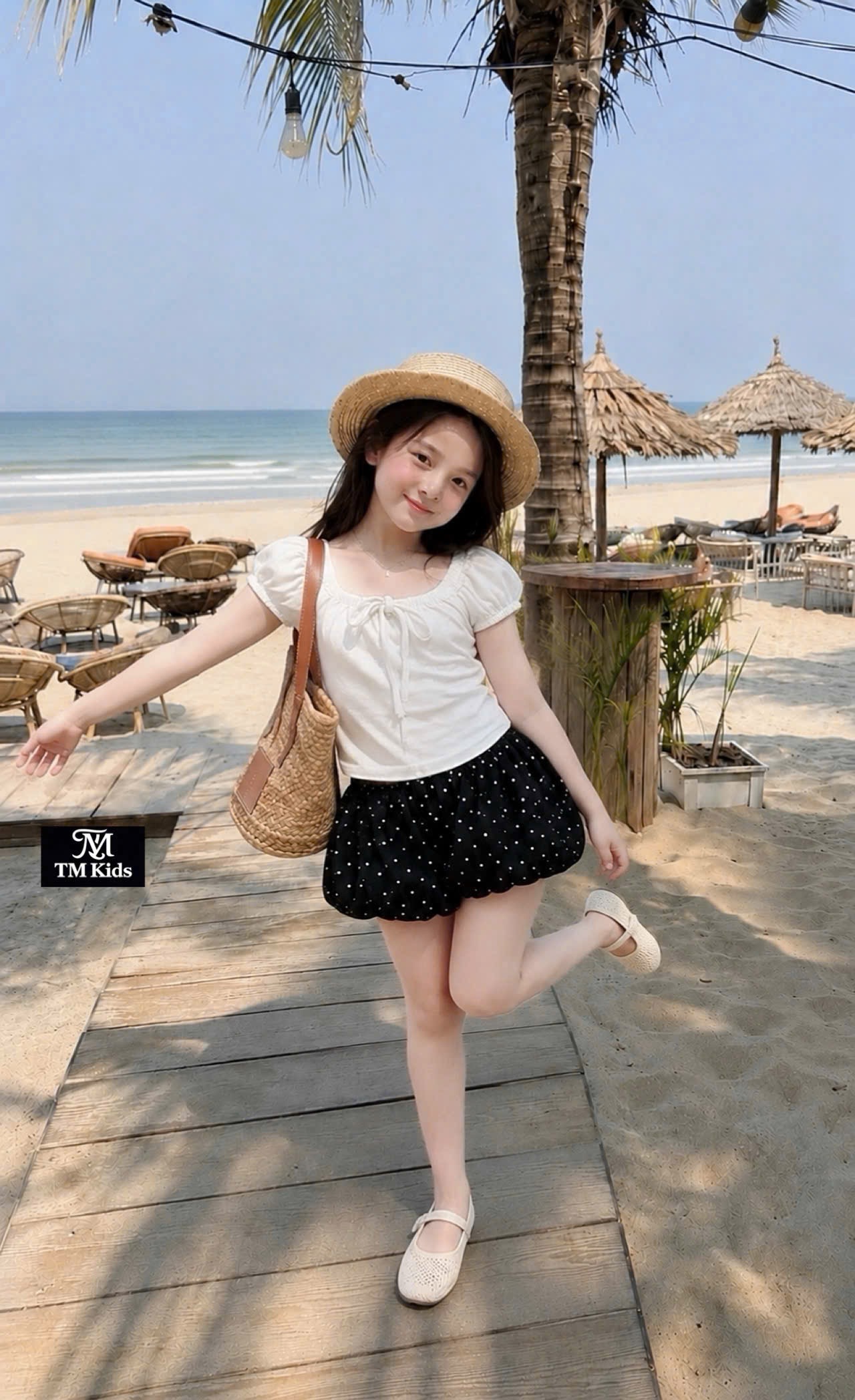 Sét áo ren phôia cotton quần bồng bi bé gái