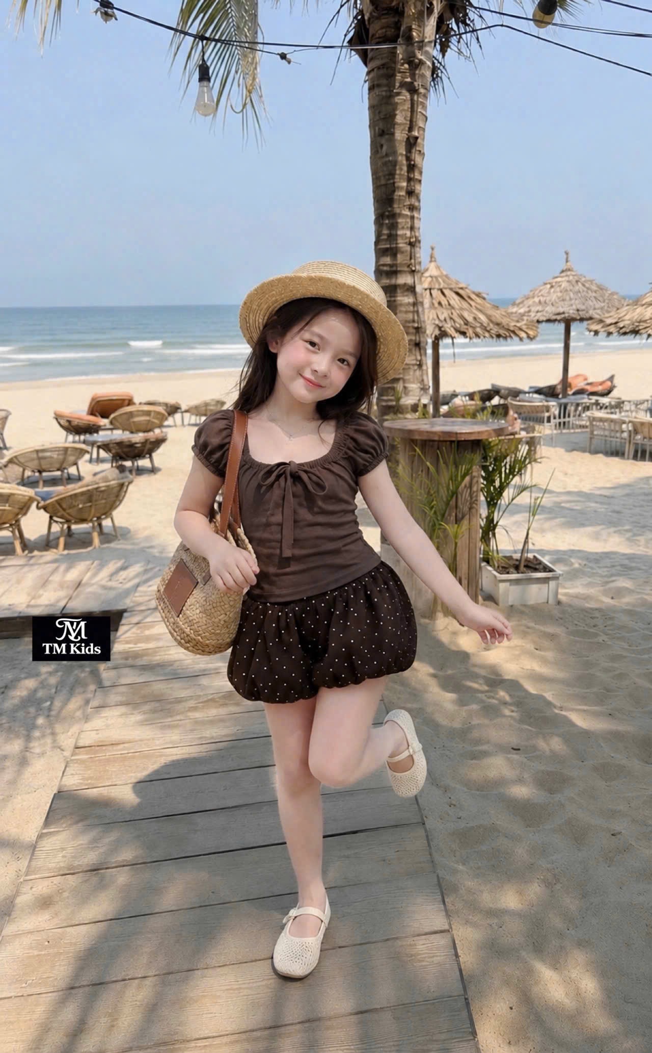 Sét áo ren phôia cotton quần bồng bi bé gái