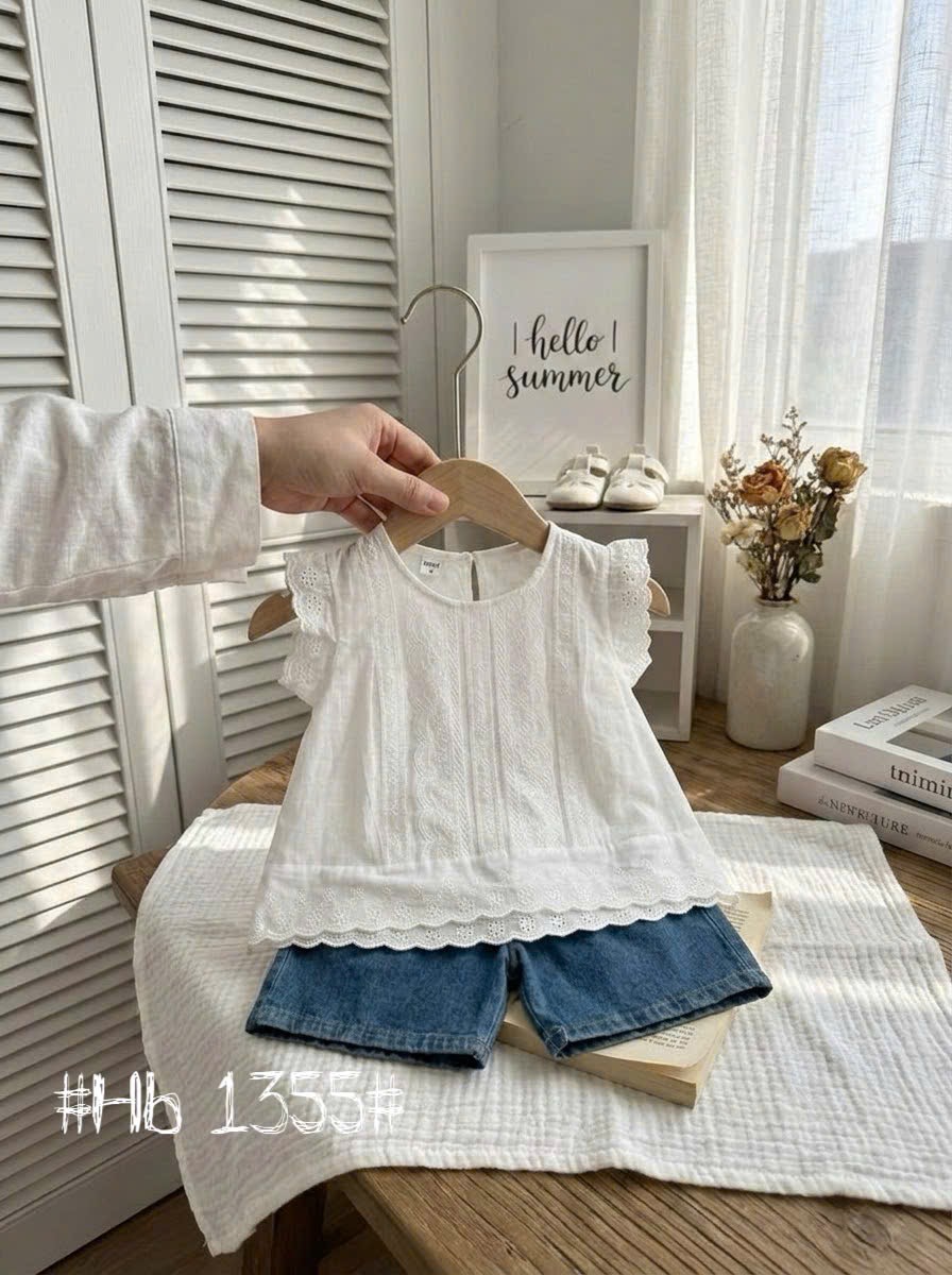 Sét áo ren trắng quần bò ống lỡ bé gái