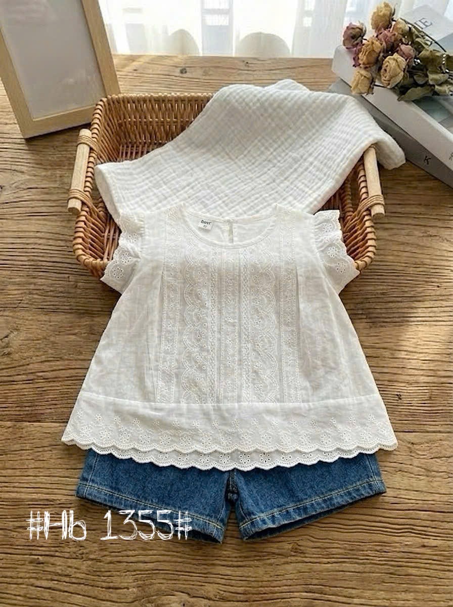 Sét áo ren trắng quần bò ống lỡ bé gái