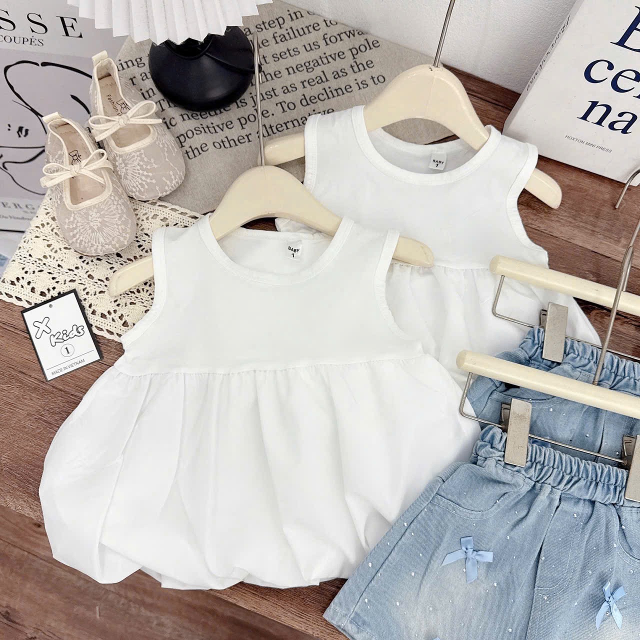Sét áo trắng bồng quần sooc bò bé gái