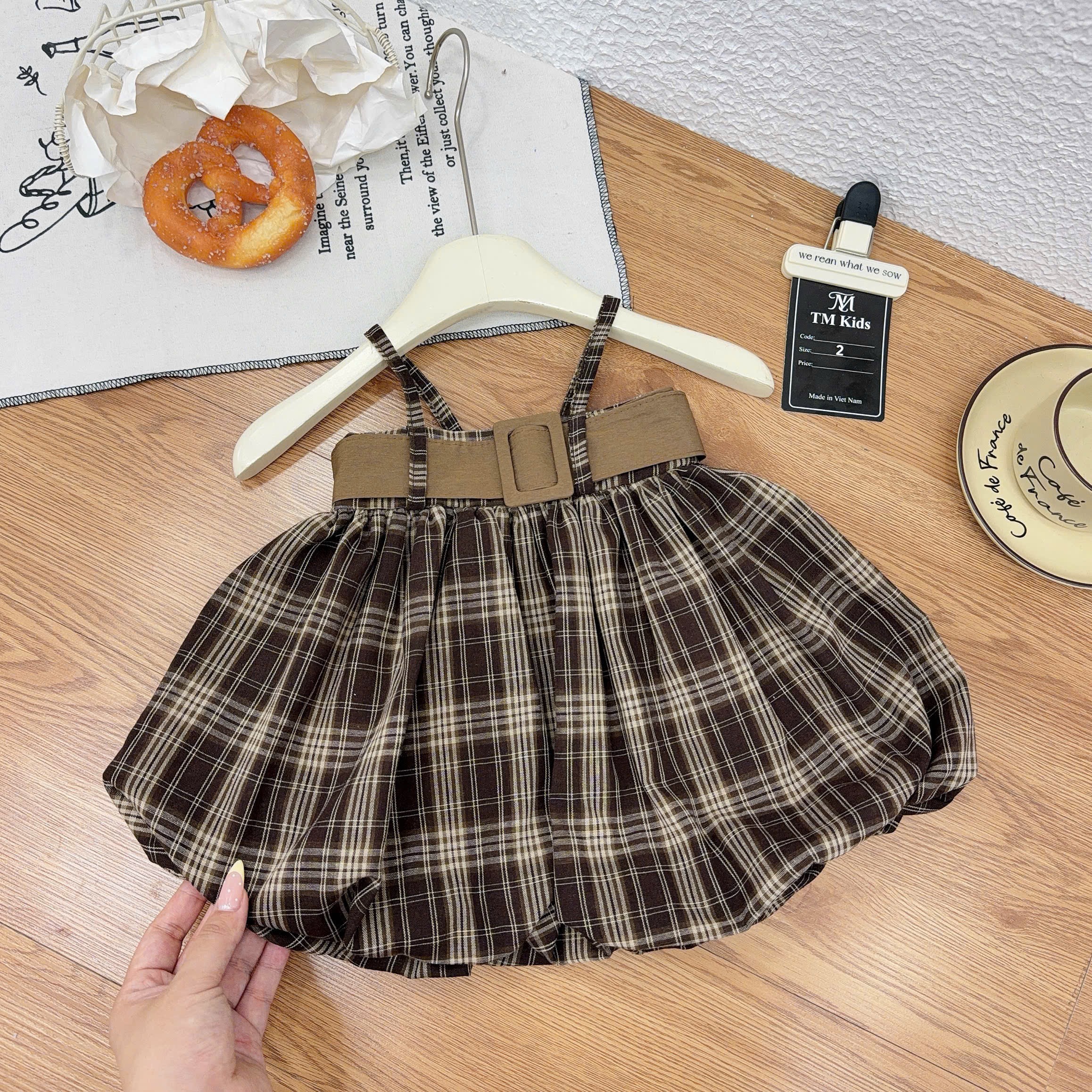 Sét bộ 2 dây kẻ quần nâu bồng bé gái