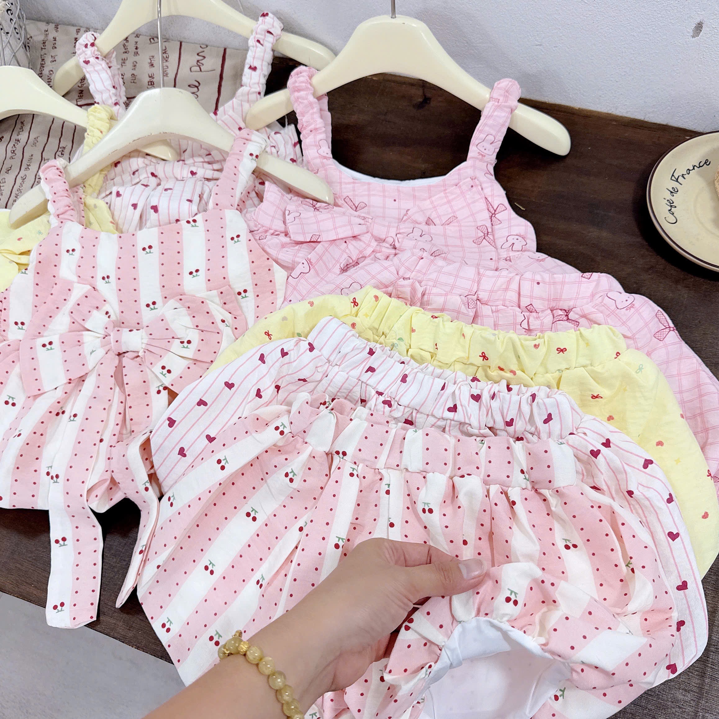 Sét bộ 2 dây quần bí xk bé gái