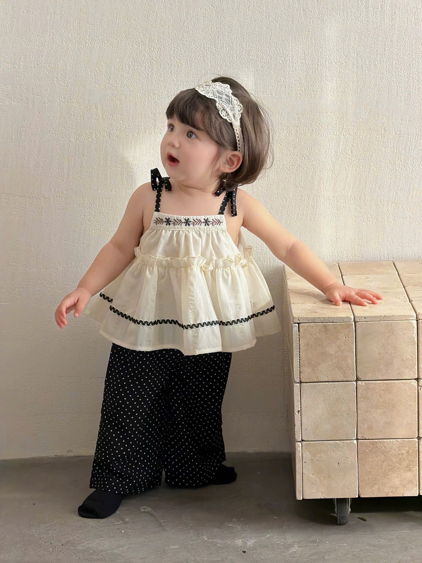 Sét bộ 2 dây quần xuông đen bi bé gái