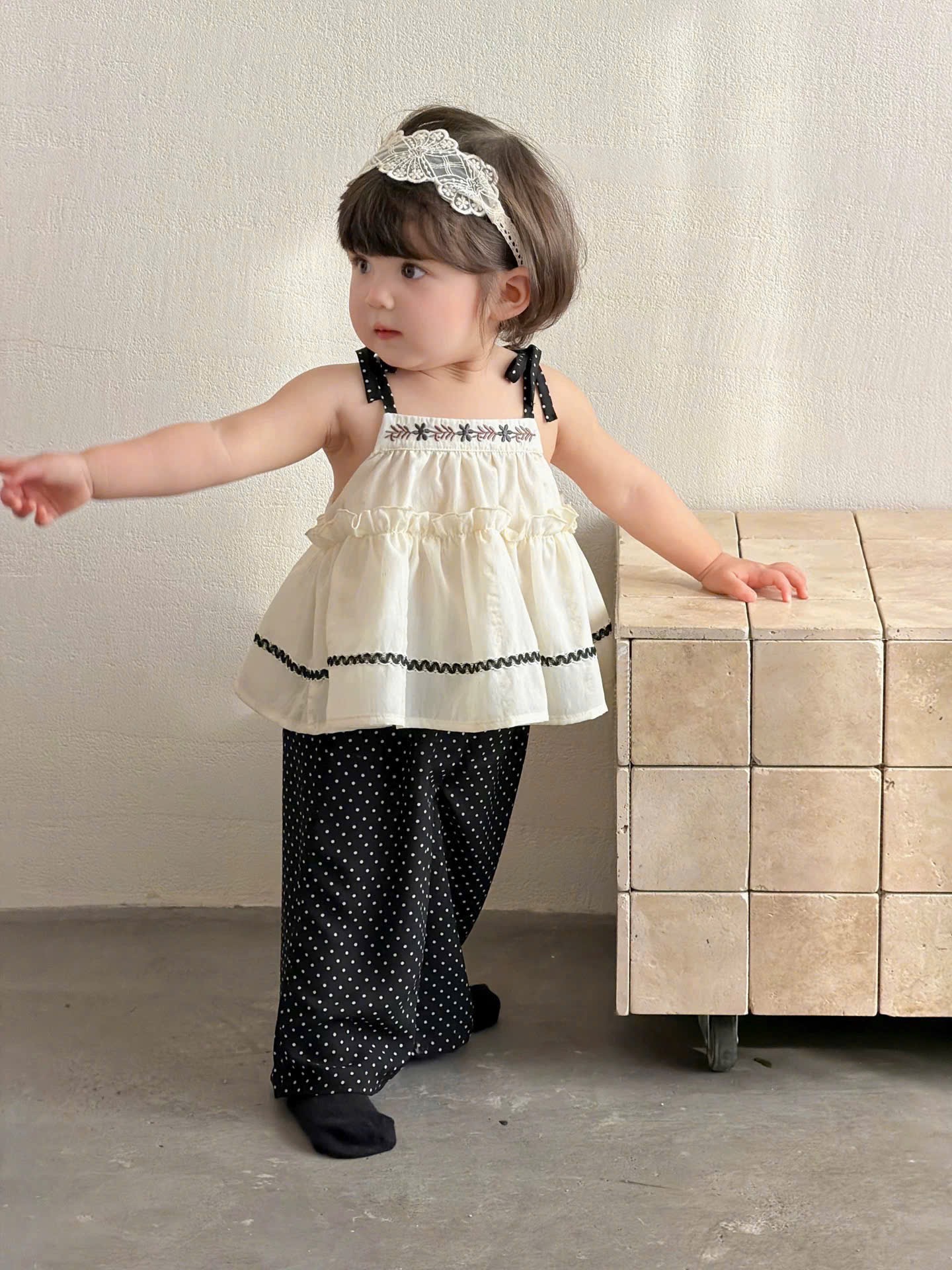 Sét bộ 2 dây quần xuông đen bi bé gái