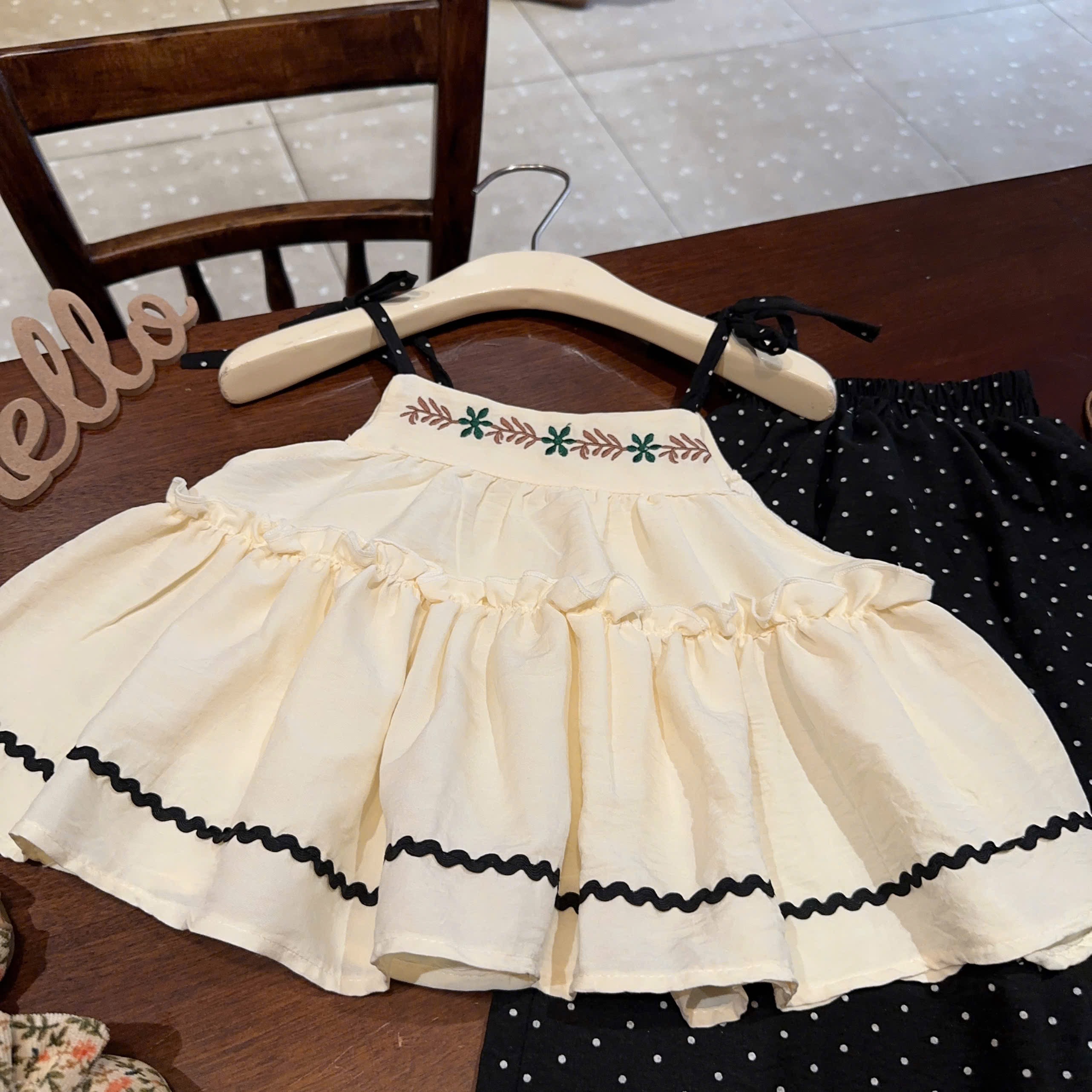 Sét bộ 2 dây quần xuông đen bi bé gái