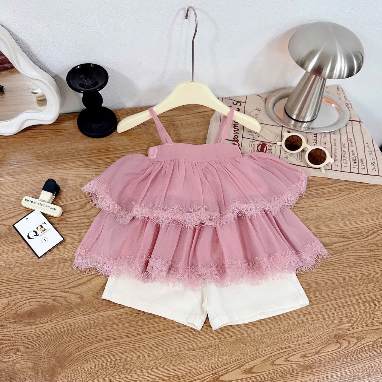 Sét bộ 2 dây tầng nâu hồng quần socc bé gái