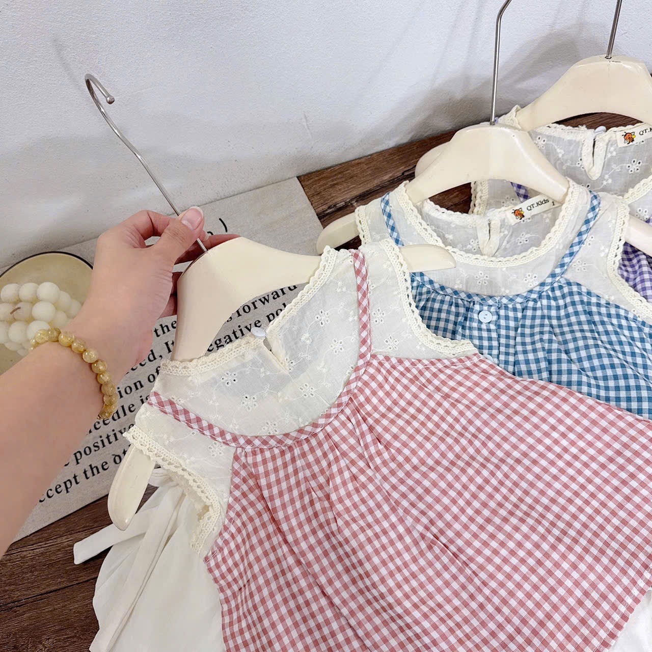 Sét bộ áo caro phối ren cv bí bé gái