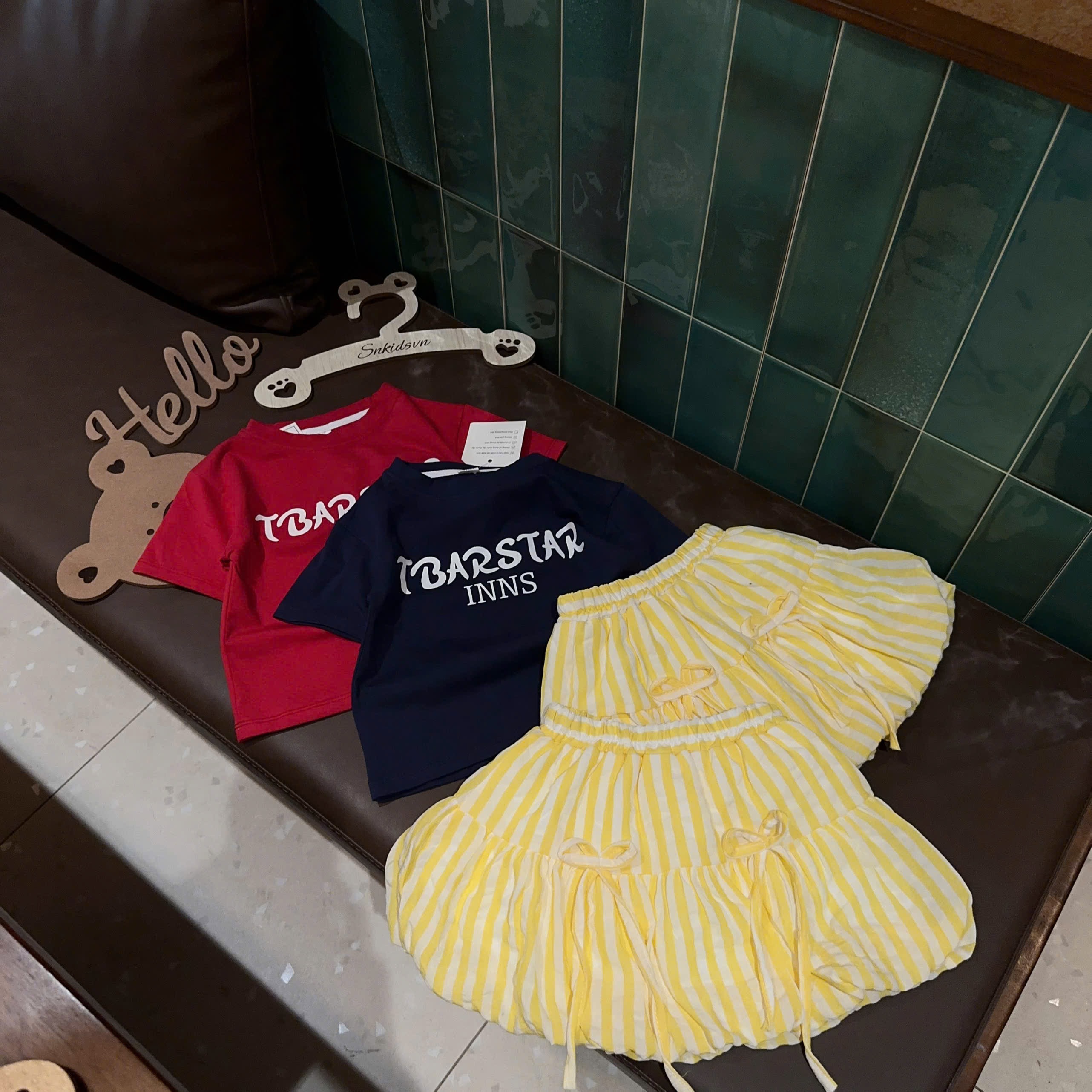 Sét bộ áo chữ và hình trước sau cv bồng vàng bé gái***