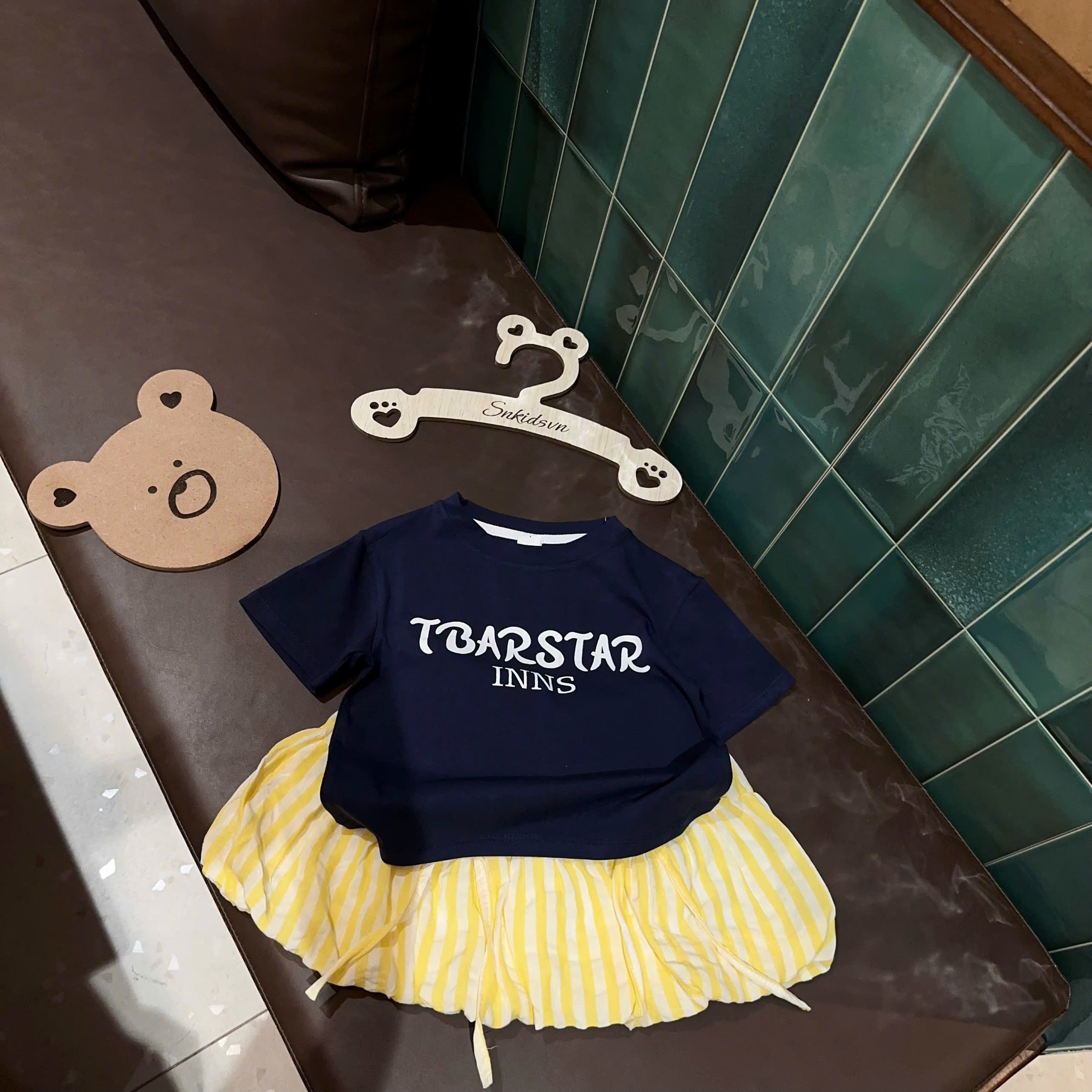 Sét bộ áo chữ và hình trước sau cv bồng vàng bé gái***