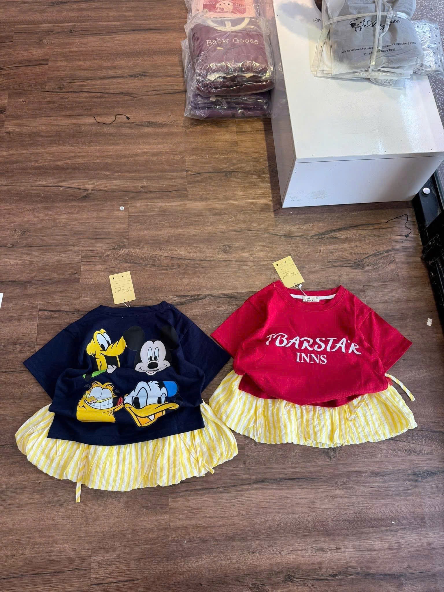 Sét bộ áo chữ và hình trước sau cv bồng vàng bé gái***