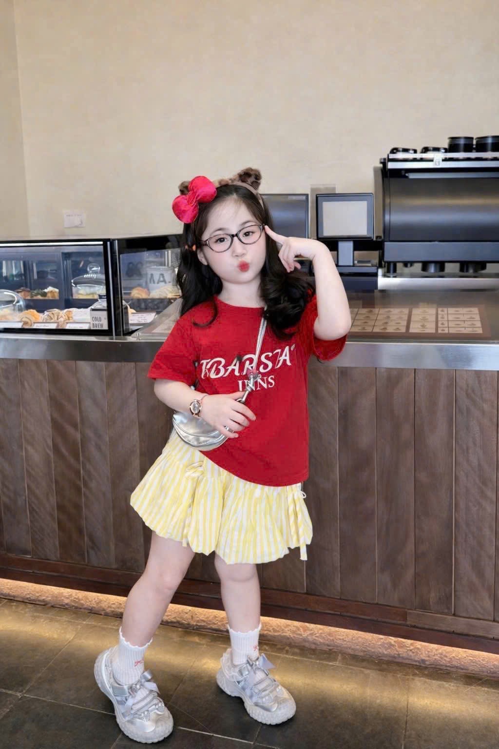 Sét bộ áo chữ và hình trước sau cv bồng vàng bé gái***