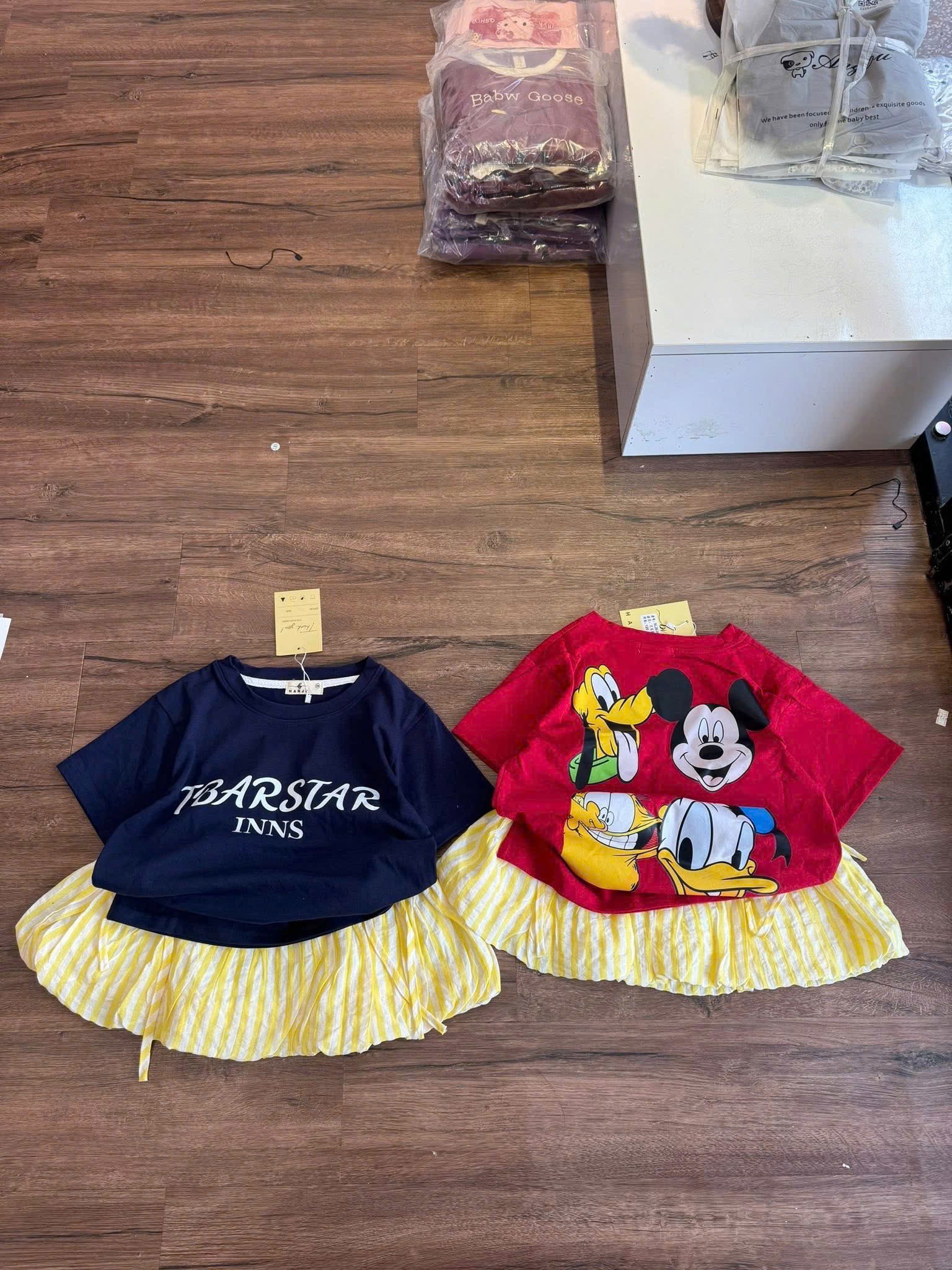 Sét bộ áo chữ và hình trước sau cv bồng vàng bé gái***