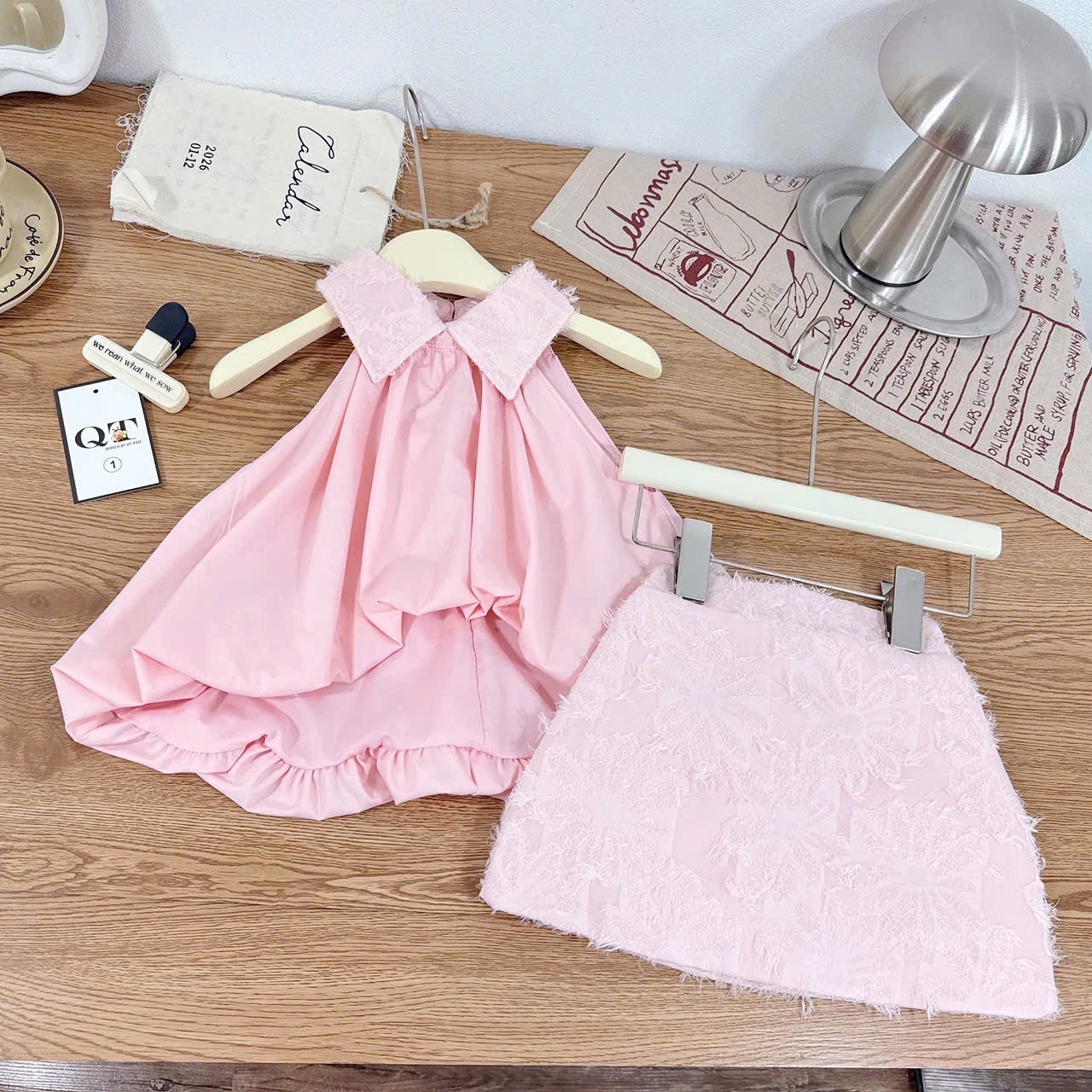 Sét bộ áo cổ yếm thân bồng cv chữ a qt bé gái