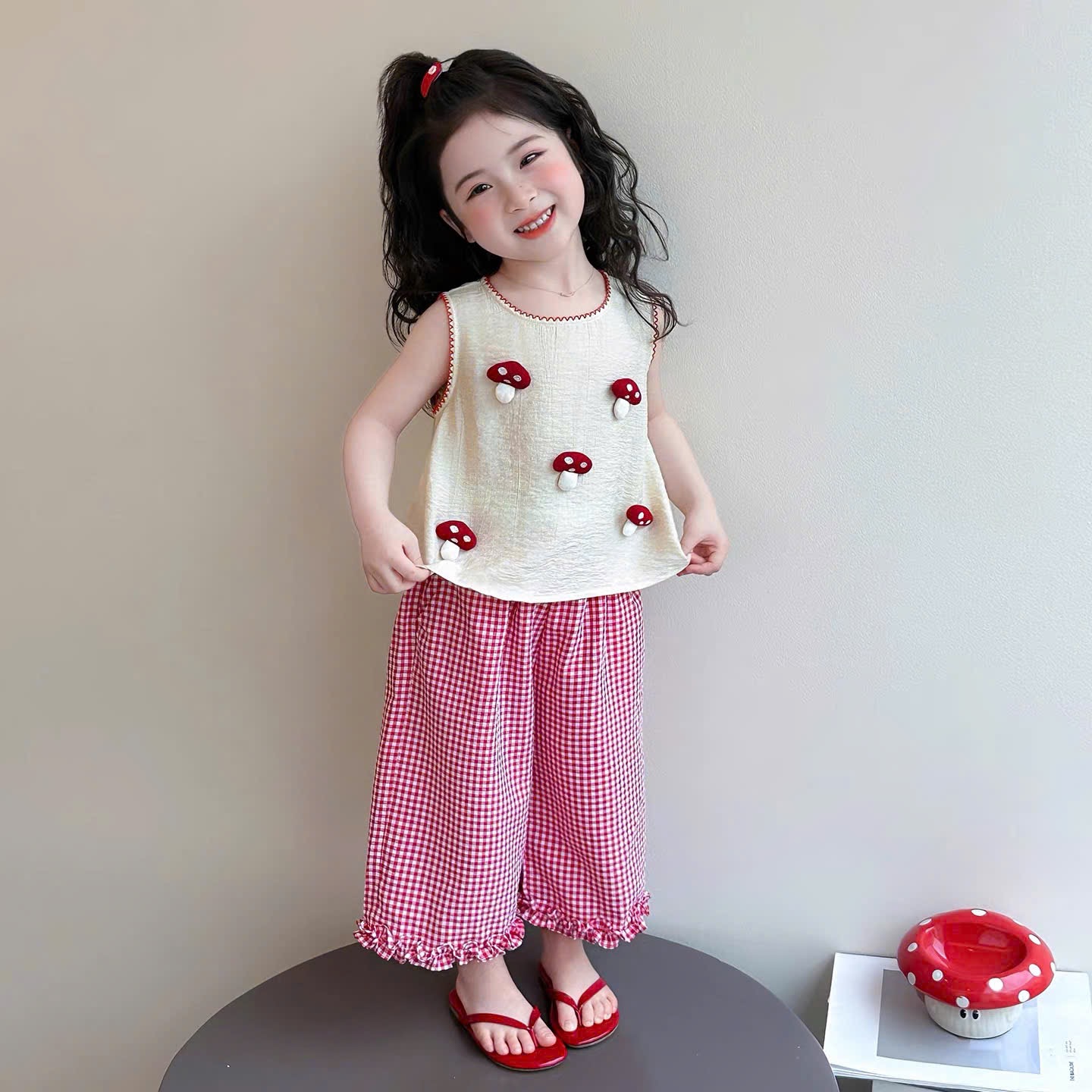 Sét bộ áo đũi cây nấm kem quần caro bé gái
