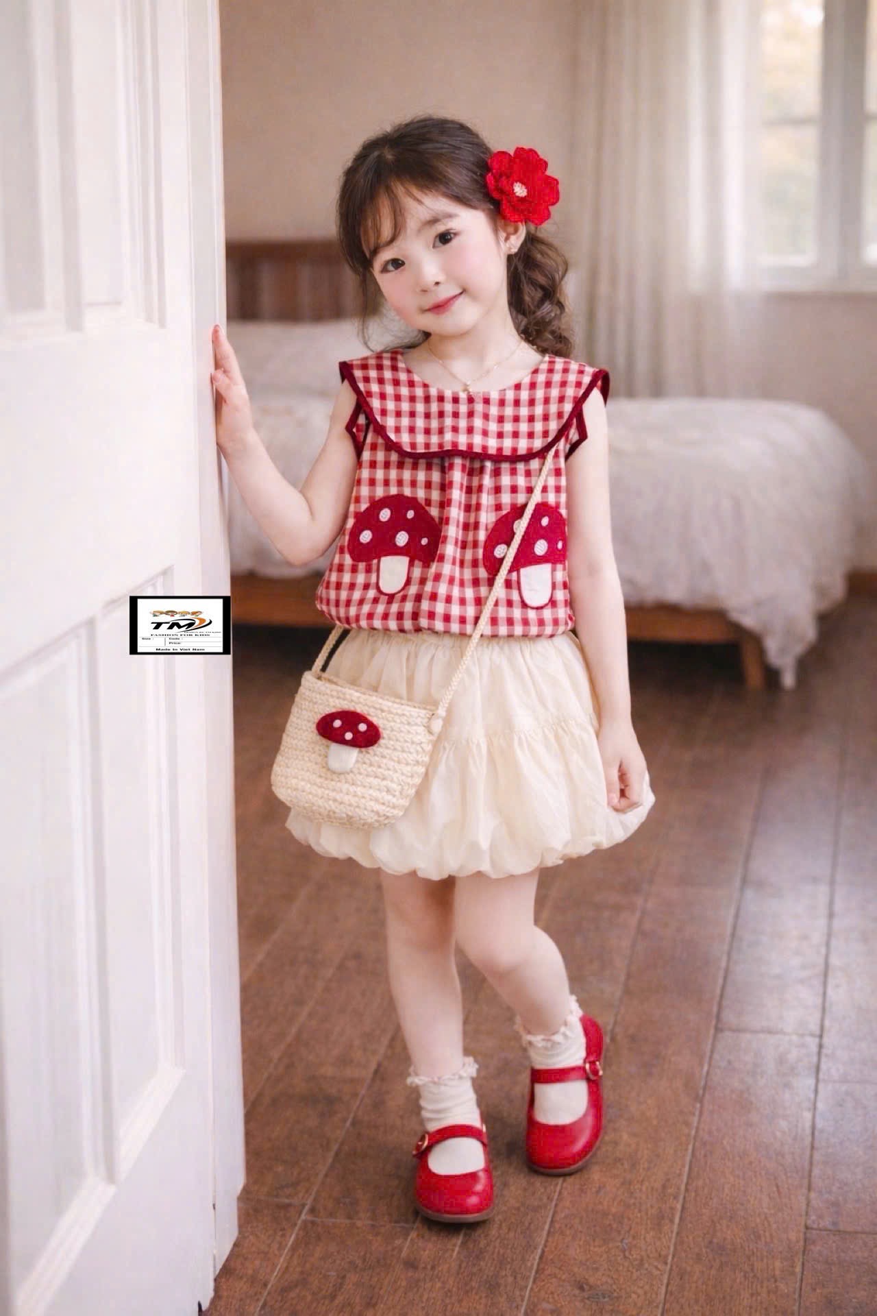Sét bộ áo kẻ đỏ kèm túi nấm cv bồng bí bé gái