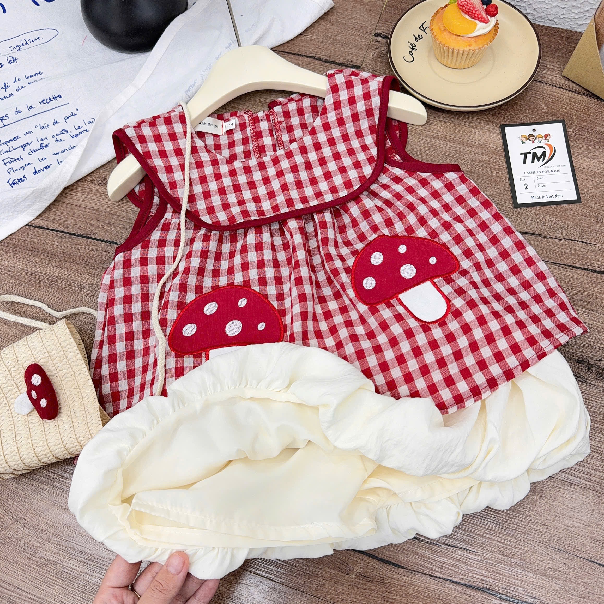Sét bộ áo kẻ đỏ kèm túi nấm cv bồng bí bé gái
