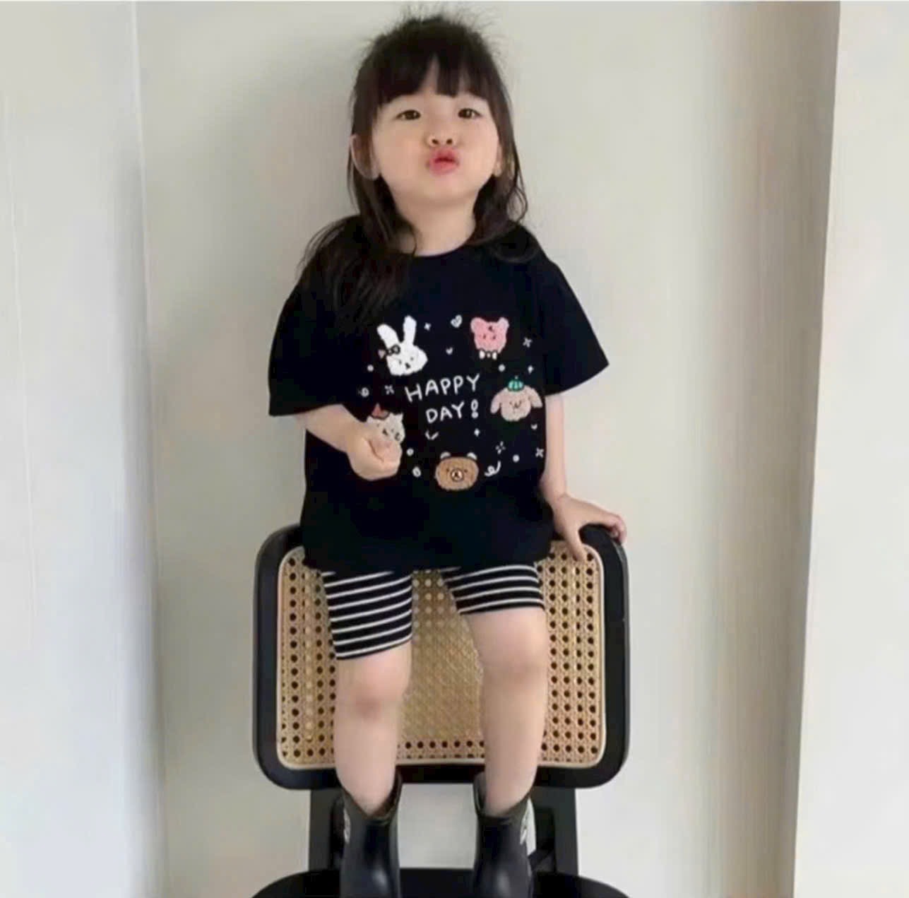 Sét bộ áo kem đen hình quần legging bé gái