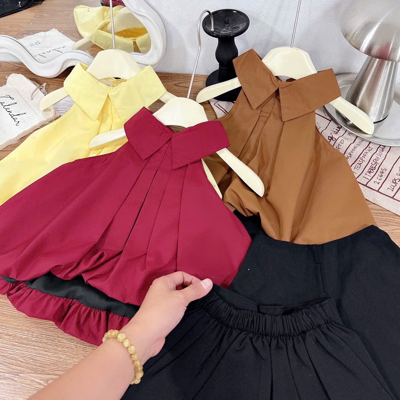 Sét bộ áo sát nách thân bồng quần sooc umi xịn bé gái